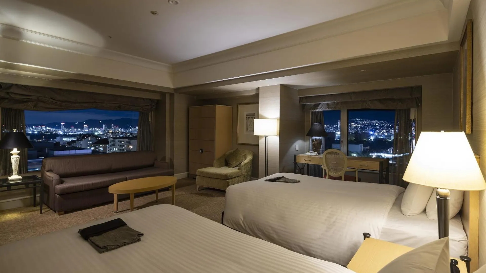 Kobe Bay Sheraton Hotel & Towers